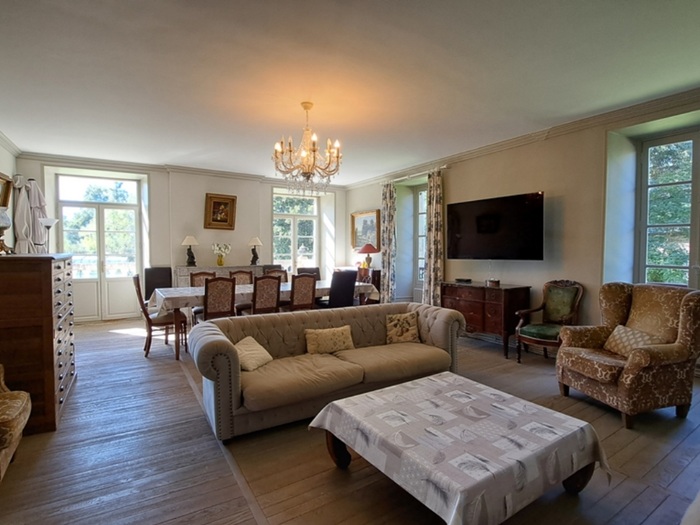 achat vente Château Classique a vendre  , dépendances, piscine Collonges-La-Rouge , à 9km LOT MIDI PYRENEES