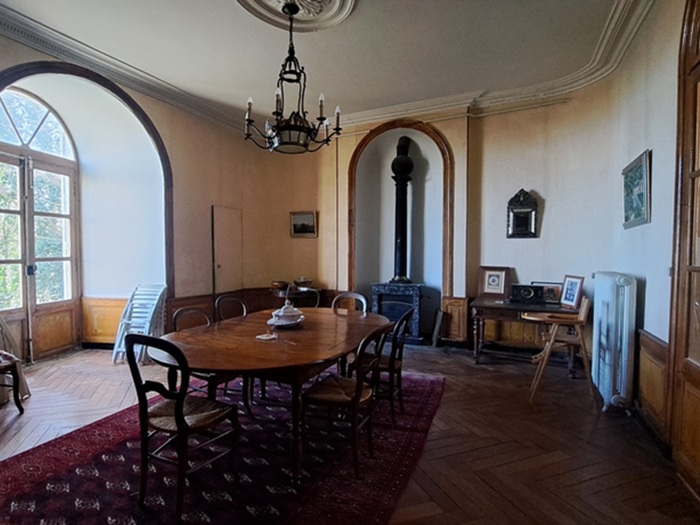 achat vente Château a vendre  , dépendances Billom , à 23 km de Clermont-Fd, large panorama PUY DE DOME AUVERGNE
