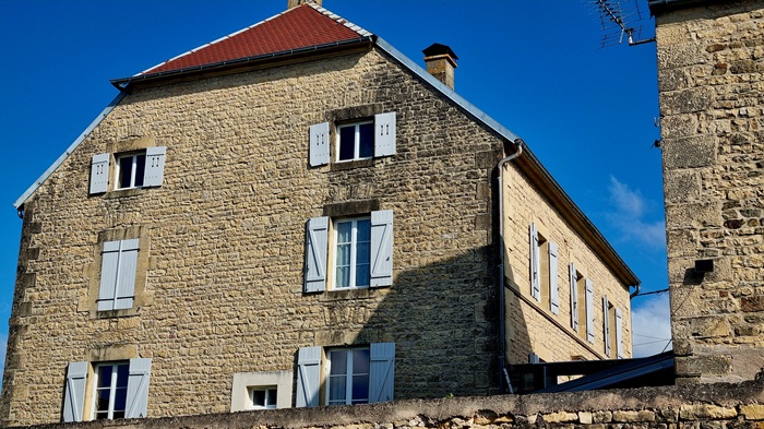 achat vente Authentique Presbytère a vendre  restauré , dépendance, gîte Bourbonne-les-Bains  à 25 mn, 40 mn Vesoul, dans un charmant village avec vue HAUTE SAONE FRANCHE COMTE