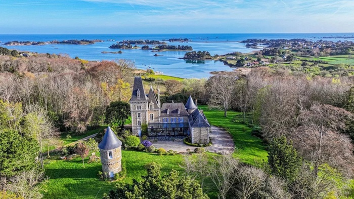 achat vente Château de Prestige a vendre  avec vue mer , dépendances Penvénan , Port Blanc, sur les hauteurs, environnement unique et préser COTES D'ARMOR BRETAGNE