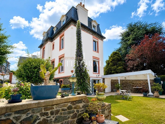 achat vente Demeure de Caractère a vendre  en parfait état , stationnement privatif Saint-Brieuc , à proximité, 200m plages, quelques mn gare TGV COTES D'ARMOR BRETAGNE