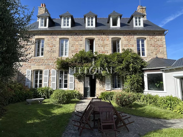 achat vente Maison d'armateur a vendre  en très bon état , dépendances Paimpol , centre historique, à qq pas du port et commodités COTES D'ARMOR BRETAGNE