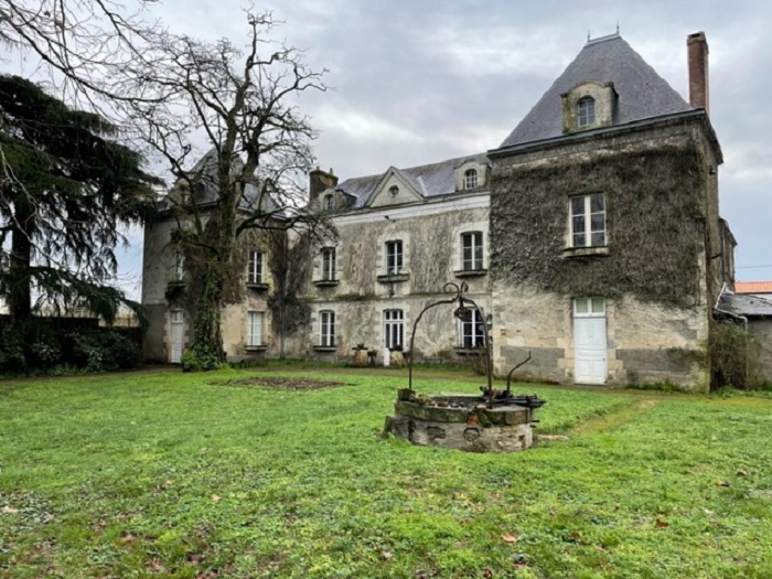 achat vente Château Classique a vendre  , dépendances Nantes , à 20 km LOIRE ATLANTIQUE PAYS DE LA LOIRE