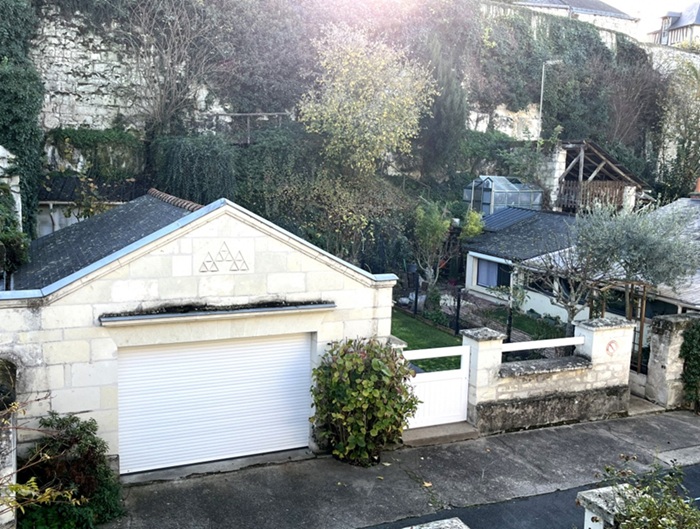 achat vente Maison bourgeoise a vendre  en parfait état , garage indépendant, cave à vin troglodytique Montsoreau , vue sur la Loire MAINE ET LOIRE PAYS DE LA LOIRE