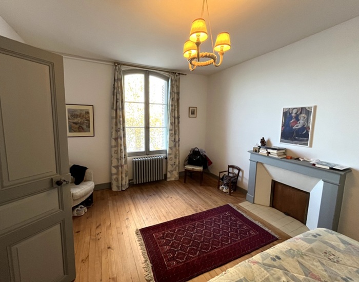 achat vente Maison bourgeoise a vendre  en parfait état , garage indépendant, cave à vin troglodytique Montsoreau , vue sur la Loire MAINE ET LOIRE PAYS DE LA LOIRE