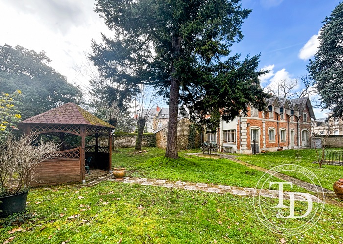 achat vente Hôtel particulier a vendre  , dépendances Châtellerault  VIENNE POITOU CHARENTES