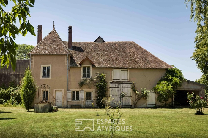 achat vente Demeure de Caractère a vendre  ISMH à restaurer , dépendance, pigeonnier XVIIIème Gy , à proximité immédiate, 30 mn TGV HAUTE SAONE FRANCHE COMTE