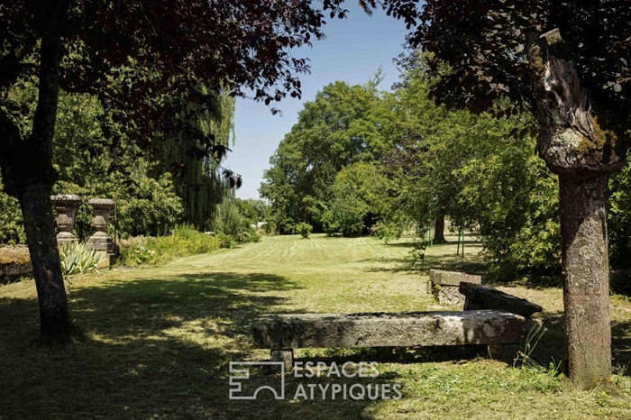 achat vente Demeure de Caractère a vendre  ISMH à restaurer , dépendance, pigeonnier XVIIIème Gy , à proximité immédiate, 30 mn TGV HAUTE SAONE FRANCHE COMTE