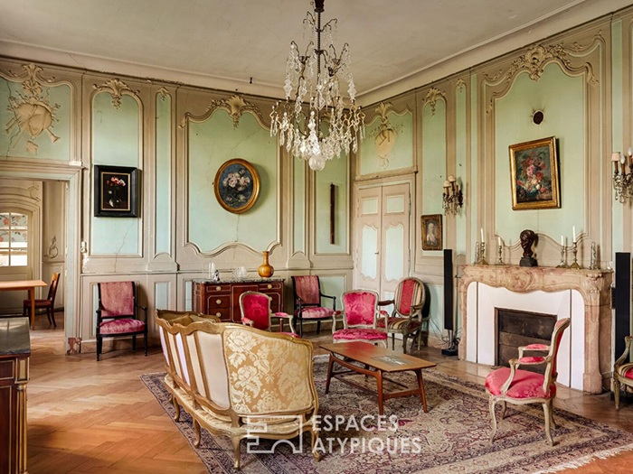 achat vente Demeure de Caractère a vendre  ISMH à restaurer , dépendance, pigeonnier XVIIIème Gy , à proximité immédiate, 30 mn TGV HAUTE SAONE FRANCHE COMTE