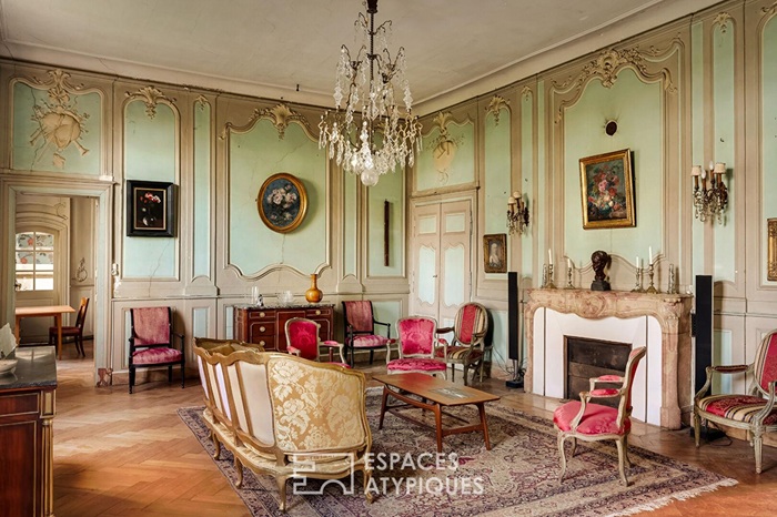 achat vente Demeure de Caractère a vendre  ISMH à restaurer , dépendance, pigeonnier XVIIIème Gy , à proximité immédiate, 30 mn TGV HAUTE SAONE FRANCHE COMTE
