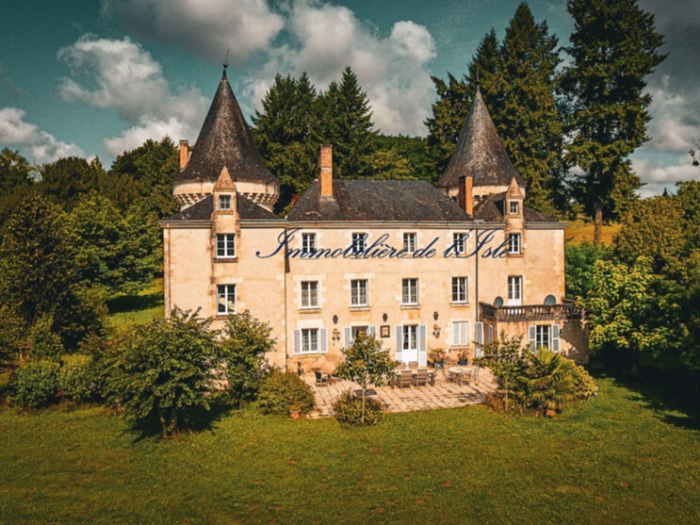 achat vente Château Classique a vendre  , dépendances Périgord vert  DORDOGNE AQUITAINE