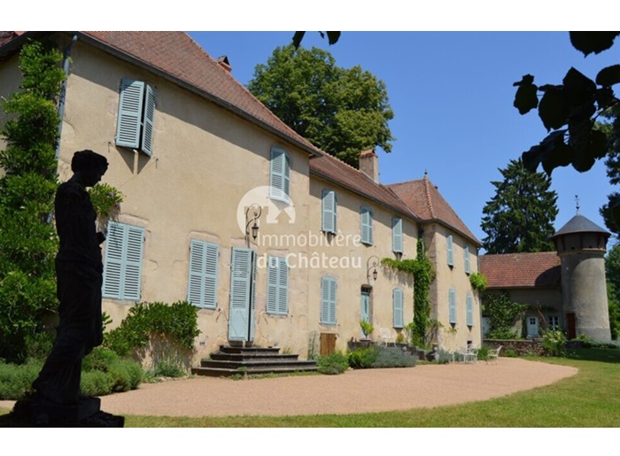 achat vente Château Classique a vendre  , dépendances, piscine Luzy , à 10 km, en bout d’impasse NIEVRE BOURGOGNE