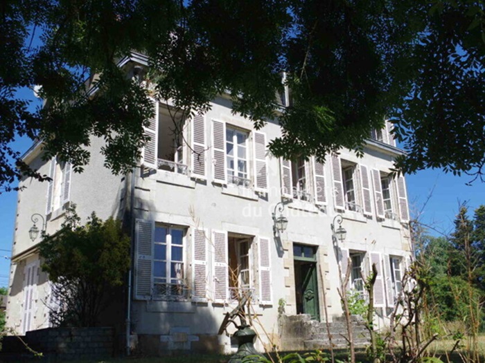 achat vente Maison Bourgeoise a vendre  à restaurer , dépendances Châtillon-en-Bazois , proche Canal du Nivernais NIEVRE BOURGOGNE