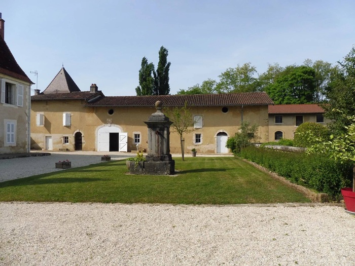 achat vente Château Classique a vendre  , dépendances, appartement Bourg-en-Bresse  AIN RHONE ALPES