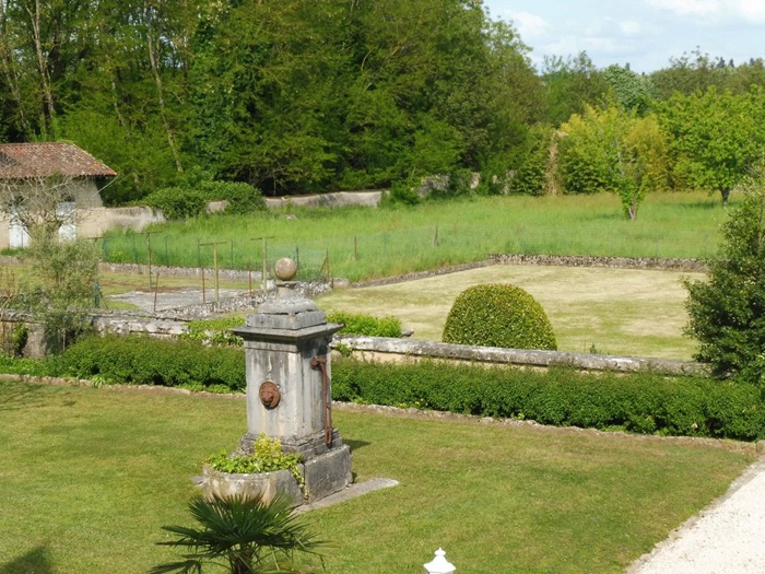 achat vente Château Classique a vendre  , dépendances, appartement Bourg-en-Bresse  AIN RHONE ALPES