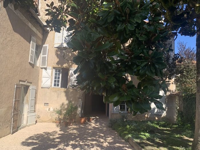 achat vente Manoir Urbain a vendre  à finir de restaurer , dépendance, 2nde maison indépendante Saint-Céré , tous commerces à pied LOT MIDI PYRENEES