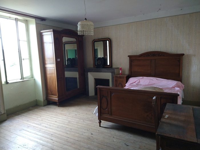 achat vente Maison de Maître a vendre  à restaurer , dépendance, puits Gannat , à 10 mn, 11mn A71, sans nuisances, très belles vues ALLIER AUVERGNE