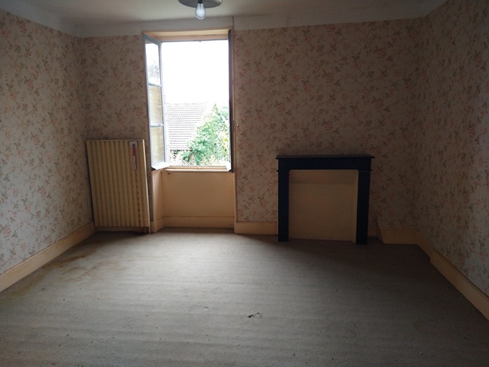 achat vente Maison de Maître a vendre  à restaurer , dépendance, puits Gannat , à 10 mn, 11mn A71, sans nuisances, très belles vues ALLIER AUVERGNE