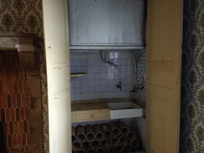 achat vente Maison de Maître a vendre  à restaurer , dépendance, puits Gannat , à 10 mn, 11mn A71, sans nuisances, très belles vues ALLIER AUVERGNE