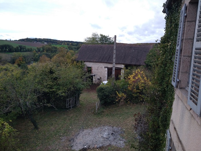 achat vente Maison de Maître a vendre  à restaurer , dépendance, puits Gannat , à 10 mn, 11mn A71, sans nuisances, très belles vues ALLIER AUVERGNE