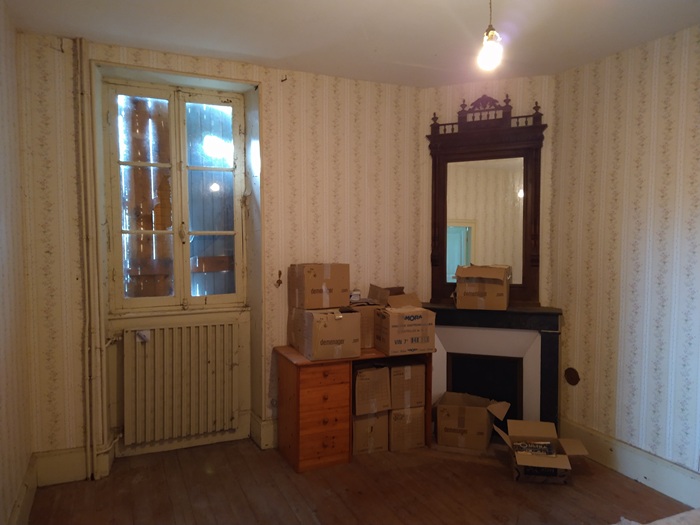 achat vente Maison de Maître a vendre  à restaurer , dépendance, puits Gannat , à 10 mn, 11mn A71, sans nuisances, très belles vues ALLIER AUVERGNE