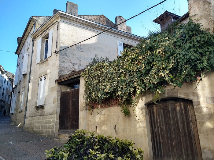 achat vente Maison Bourgeoise et Tour Médiévale a vendre  Classées Monument Historique en totalité , garage Bordeaux  à 45 mn, cœur de ville GIRONDE AQUITAINE