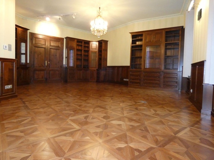 achat vente Ancien Hôtel Particulier a vendre  en parfait état , garage pour 4 véhicules Vichy , à proximité de l'Opéra ALLIER AUVERGNE