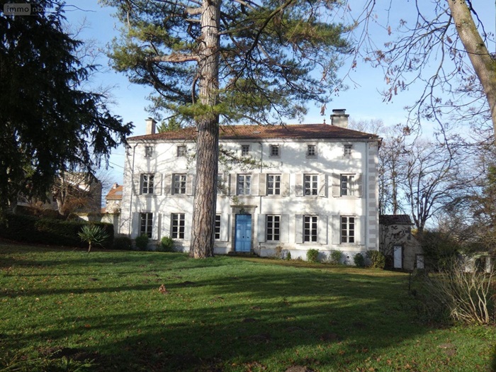 achat vente Maison de Maître a vendre  , dépendances, chapelle, piscine Chambaron-sur-Morge , à 20mn au Nord Clermont-Fd, proche A71 PUY DE DOME AUVERGNE