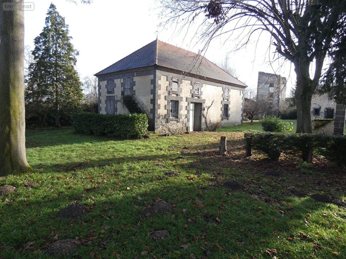 achat vente Maison de Maître a vendre  , dépendances, chapelle, piscine Chambaron-sur-Morge , à 20mn au Nord Clermont-Fd, proche A71 PUY DE DOME AUVERGNE