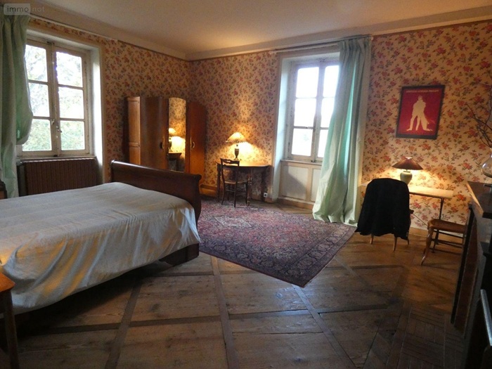 achat vente Maison de Maître a vendre  , dépendances, chapelle, piscine Chambaron-sur-Morge , à 20mn au Nord Clermont-Fd, proche A71 PUY DE DOME AUVERGNE