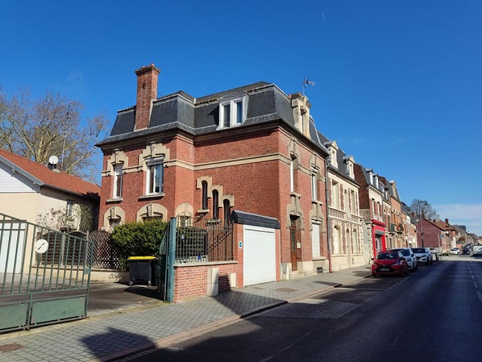achat vente Maison bourgeoise a vendre   Chauny  en plein centre-ville AISNE PICARDIE