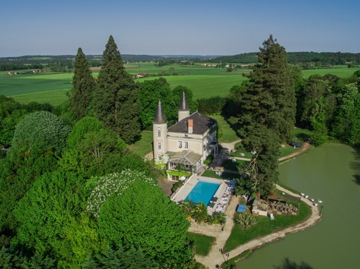 achat vente Château Classique a vendre  , piscine, maison de gardien Tournon-Saint-Pierre , 30 mm de Chatellerault (TGV-1h20 PARIS), au calme et sans nu INDRE ET LOIRE CENTRE