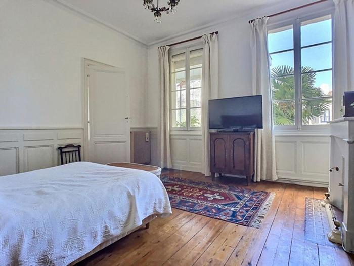 achat vente Maison bourgeoise a vendre   Bordeaux , à quelques pas de la BASILIQUE SAINT-SEURIN GIRONDE AQUITAINE