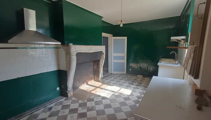 achat vente Maison de Maître a vendre  à restaurer , dépendance, maison indépendante Cluis , au cœur du village INDRE CENTRE