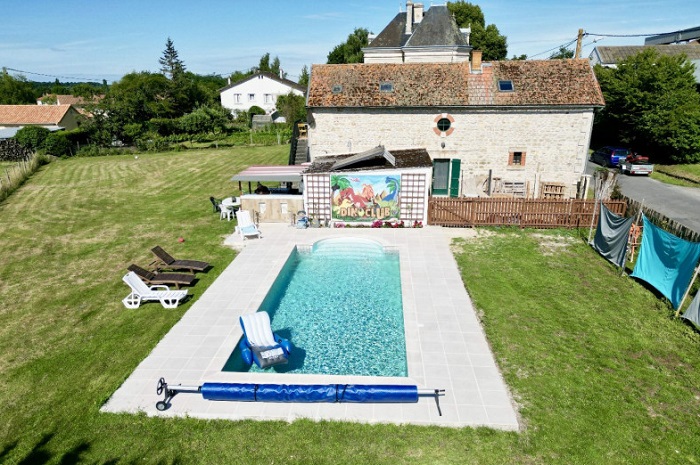 achat vente Maison de Maître a vendre  , dépendance, piscine chauffée Charroux  VIENNE POITOU CHARENTES