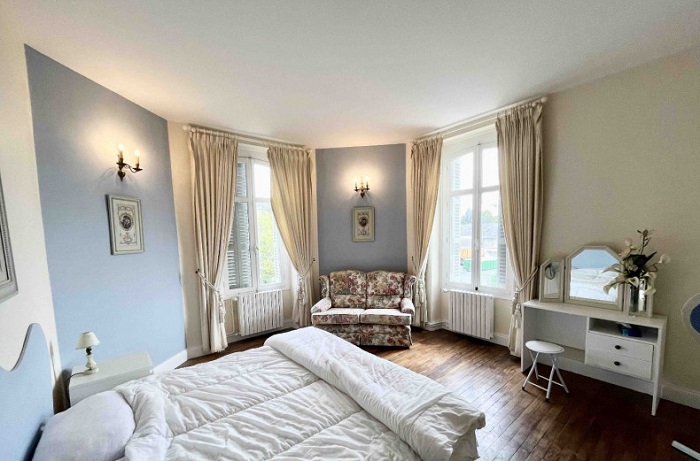 achat vente Maison de Maître a vendre  , dépendance, piscine chauffée Charroux  VIENNE POITOU CHARENTES