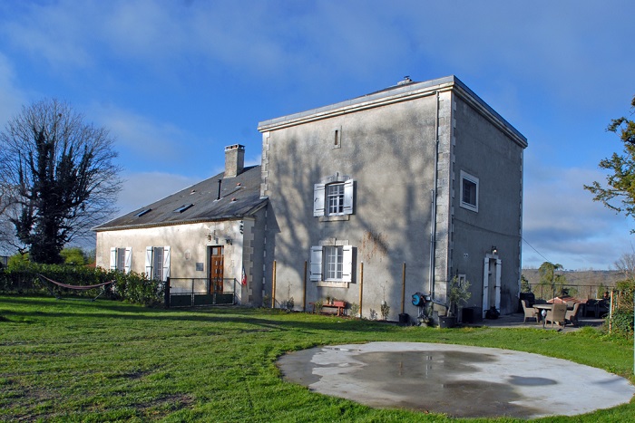 achat vente Château Classique a vendre  , dépendances Saint-Méard de Drône  DORDOGNE AQUITAINE
