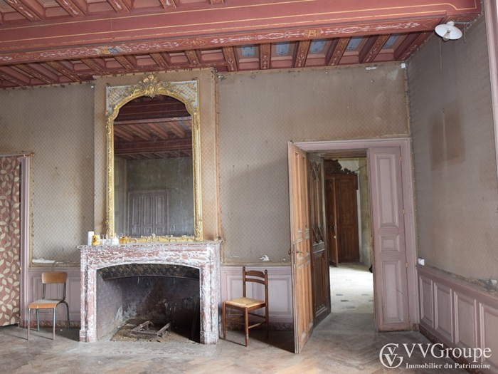 achat vente Château Renaissance Classique a vendre  à restaurer , dépendances Thouars  à 8km, Saumur à 30 km, en position dominante DEUX SEVRES POITOU CHARENTES